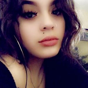 Meet your Posher, Jenessa